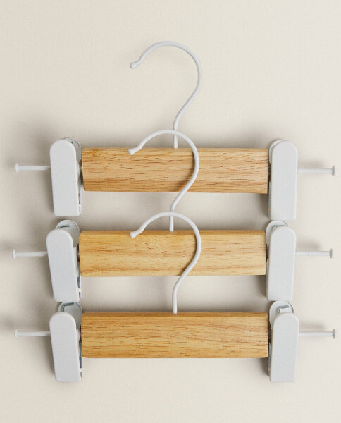 Pack of children’s wooden hangers with clips (pack of 3)