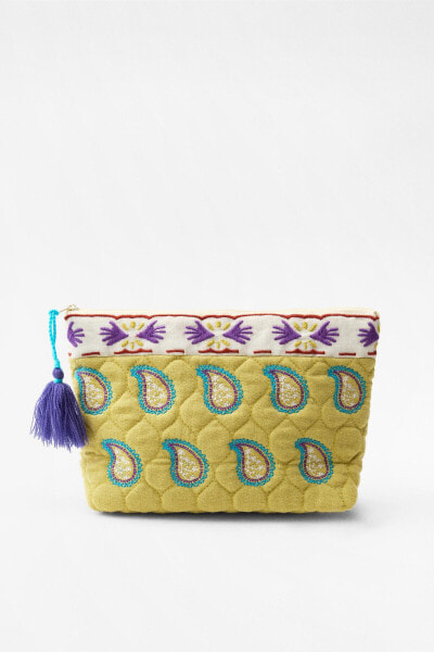 QUILTED EMBROIDERED TOILETRY BAG