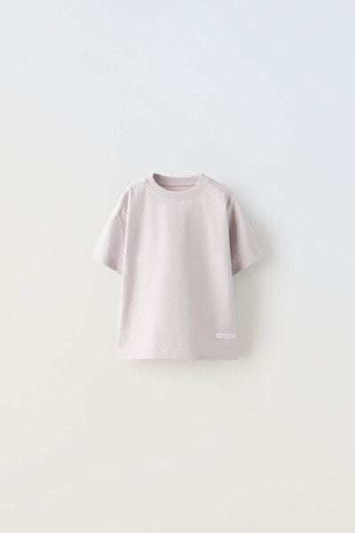 Medium weight t-shirt with label
