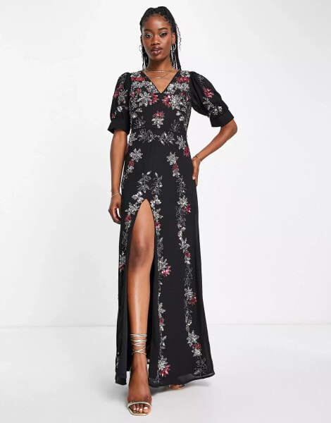 Maya – Maxikleid in Schwarz mit Blumenverzierung