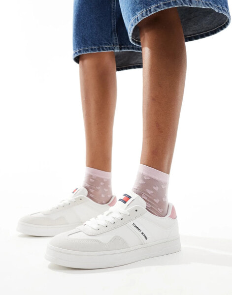 Tommy Jeans court trainers in white and pink