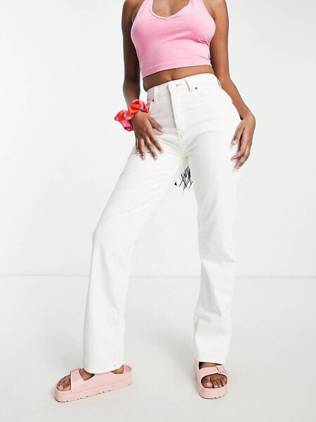 ASOS DESIGN Hourglass – Jeans im Stil der 90er mit geradem Schnitt in Weiß