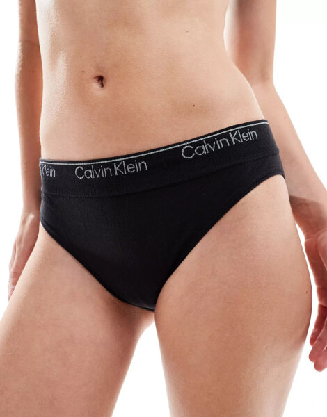 Calvin Klein Modern Seamless bikini style brief in black