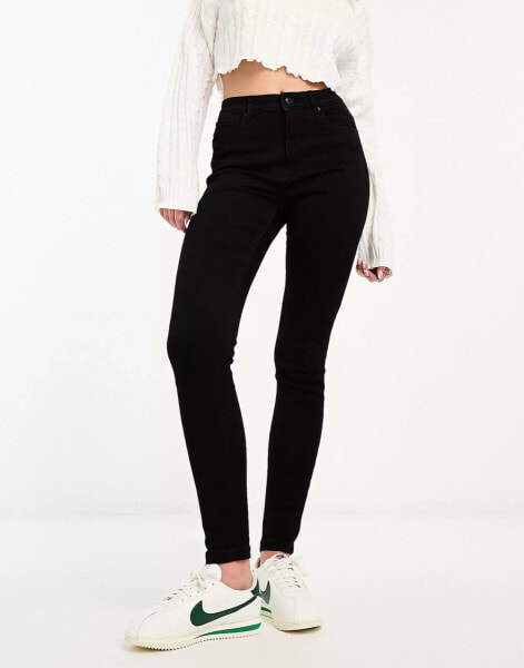 Женские джинсы Vero Moda Sofia Skinny-Jeans in Schwarz mit hohem Bund