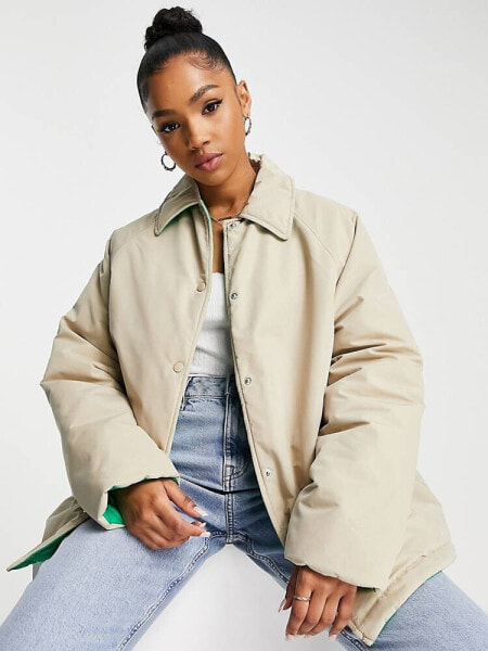 ASOS DESIGN – Gefütterte Wendejacke in Stein und Grün mit Steppmuster