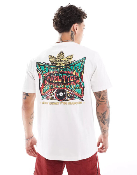 adidas Originals t-shirt in white with trefoil graphic