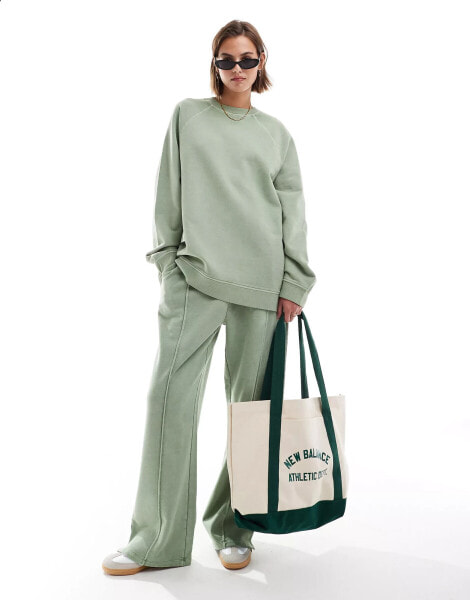 ASOS DESIGN – Schweres Oversize-Sweatshirt in verwaschenem Salbeigrün