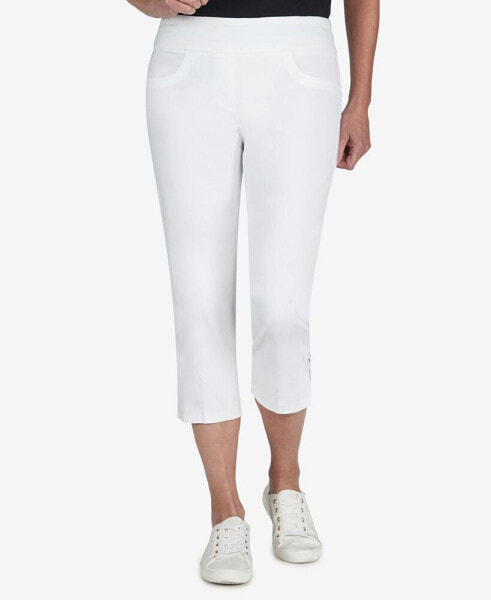 Plus Size Essentials Solid Pull-On Capri Pants with Detailed Split Hem