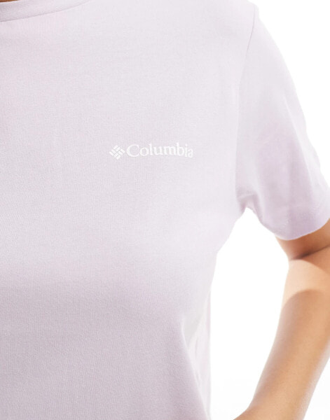 Columbia – North Cascades – Kurzes T-Shirt in Flieder mit Rückenprint, exklusiv bei ASOS