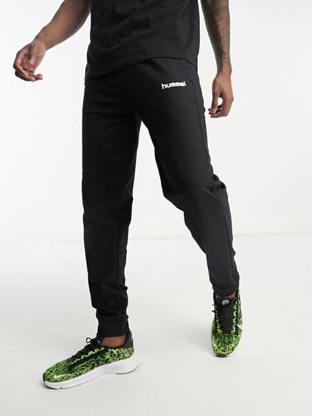 Костюм спортивный Hummel - брюки для джоггинга из хлопка в черном цвете с логотипом