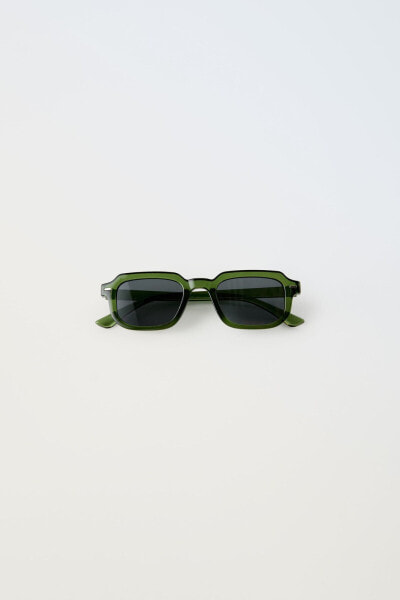 Солнцезащитные очки в квадратной пластмассовой оправе ZARA