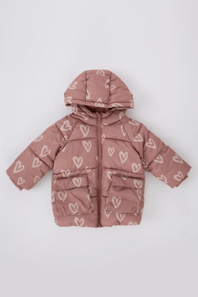 Куртка для малышей defacto Детская куртка с утеплителем и капюшоном "Сердечки"