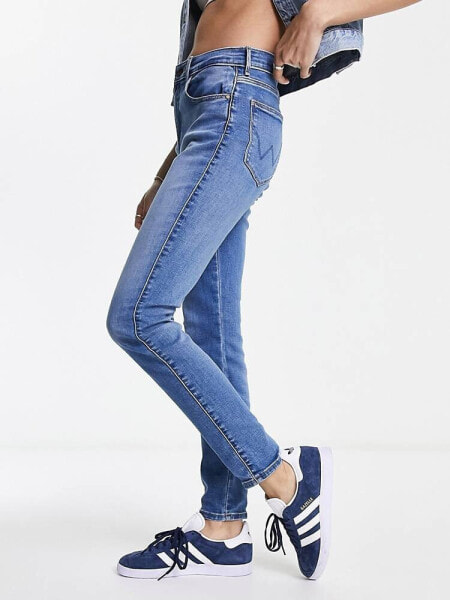 Wrangler high rise skinny jean in light blue