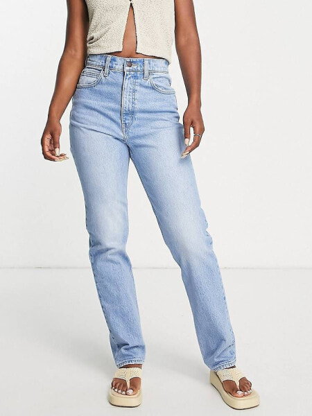 Levi's 70's high slim straight jean in mid wash 