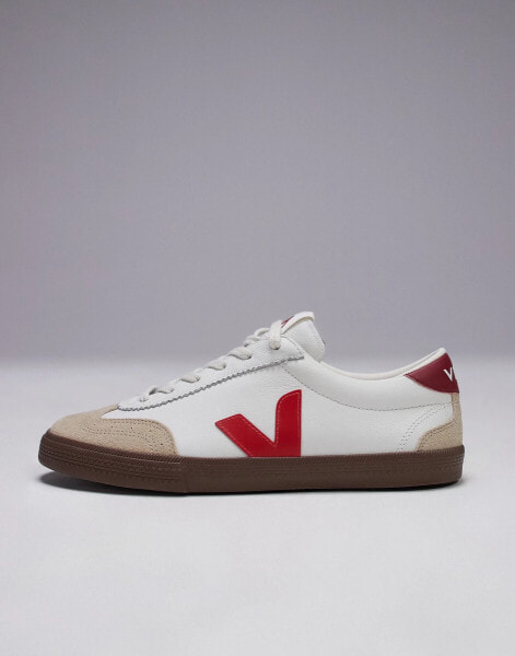 VEJA Volley trainer in red