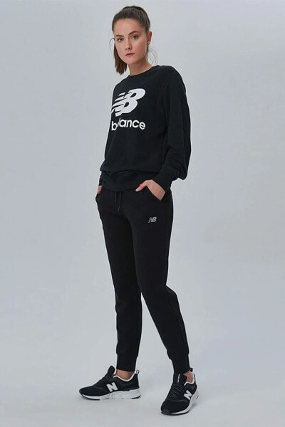 Спортивный костюм женский New Balance черный WTP1974-BK