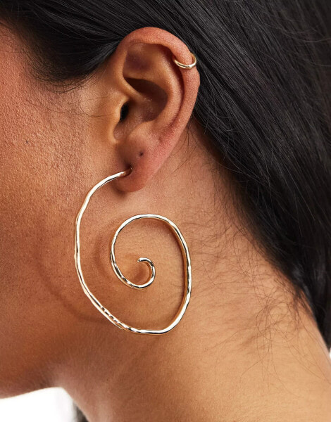 ASOS DESIGN – Goldfarbene Spiral-Creolen, 66 mm