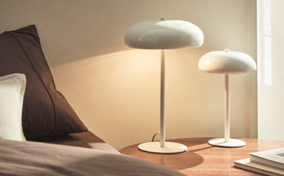 Large monochrome table lamp