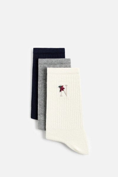 3-PACK OF EMBROIDERED SOCKS