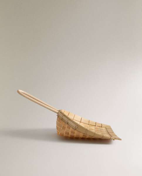 Rattan bamboo dustpan