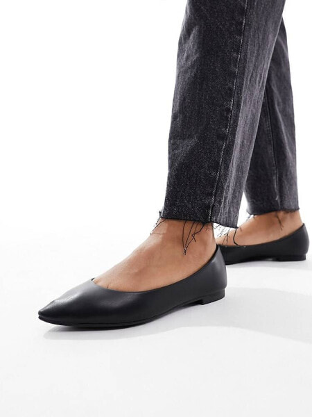 New Look flat pointed shoe in black