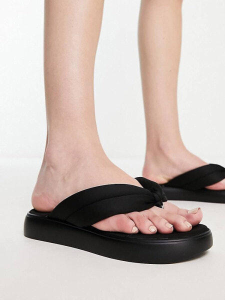 Urban Revivo flatform toe post sandal in black