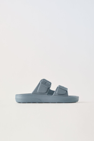 Buckled pool sliders