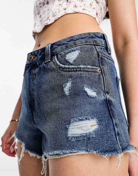 New Look ripped denim mom short in vintage blue