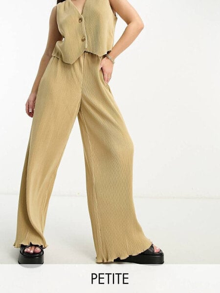 4th & Reckless Petite plisse wide leg trouser co-ord in camel