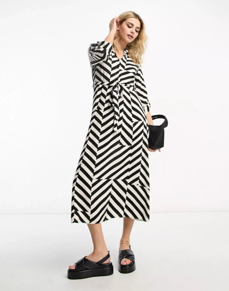 New Look midi shirt dress with belt in black pattern