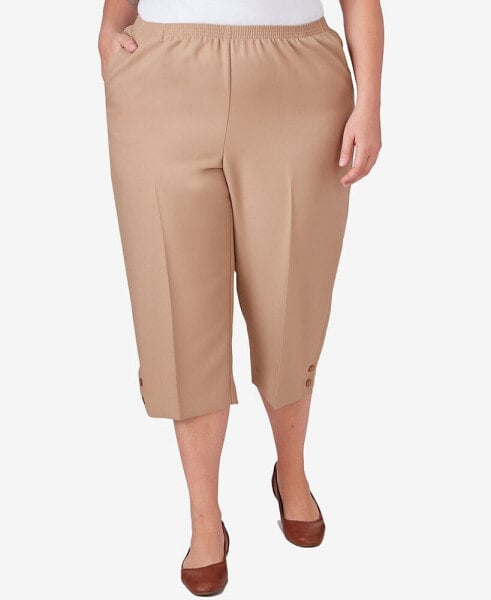 Plus Size Classic Stretch Waist Accord Capri Pants with Button Hem