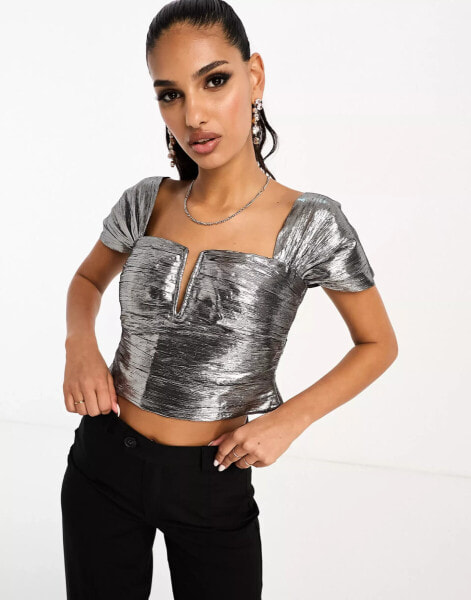 ASOS DESIGN – Kurzes Metallic-Oberteil in Silber