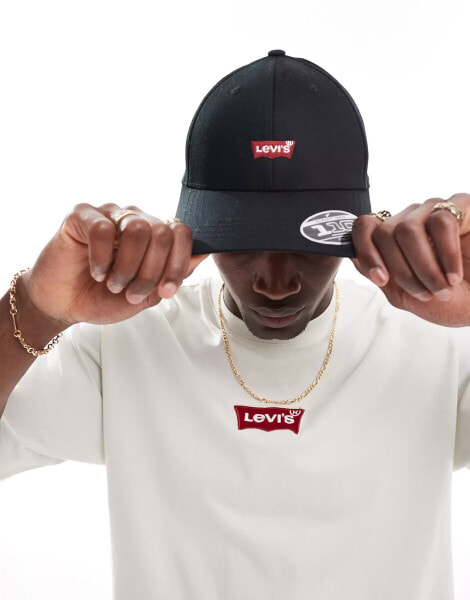 Levi's cap with small batwing logo in black