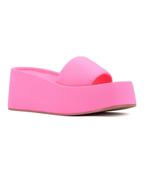 Women's Uproar Wedge Sandal