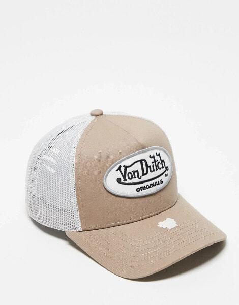 Von Dutch boston trucker cap in stone and white