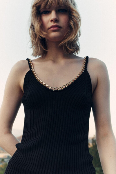 RIBBED KNIT TOP WITH CHAIN DETAIL