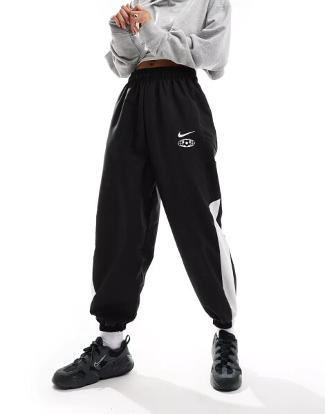 Nike Trend trousers in black