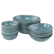 Dishes and salad bowls for serving