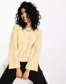 Women's sweaters and cardigans