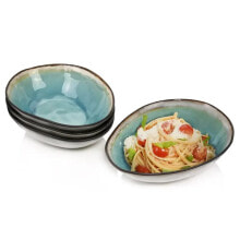 Dishes and salad bowls for serving