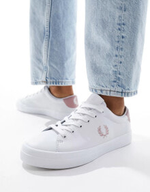 Fred Perry – Lottie – Strukturierte Leder-Sneaker in Weiß