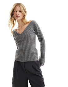 Women's sweaters and cardigans