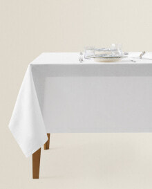 Tablecloths and napkins