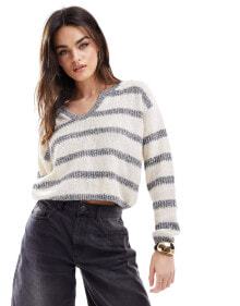 Women's sweaters and cardigans