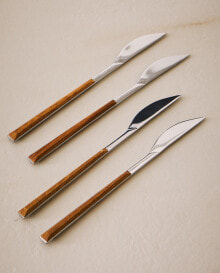 Set of knives with wood-effect handles