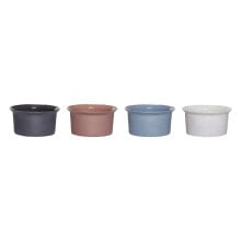 Dishes and salad bowls for serving