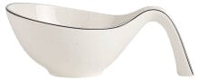 Dishes and salad bowls for serving