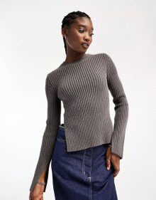 Women's sweaters and cardigans