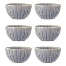 Dishes and salad bowls for serving