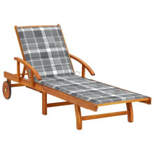 Sun beds and deck chairs